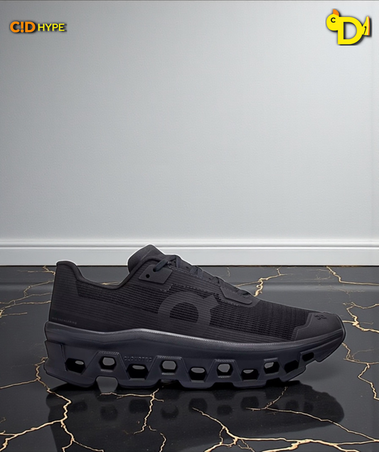 On Cloudmonster Void "Black/Black" (Mujer)