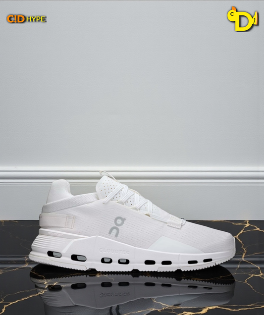 On Cloudnova 2 "White/White" (Mujer)