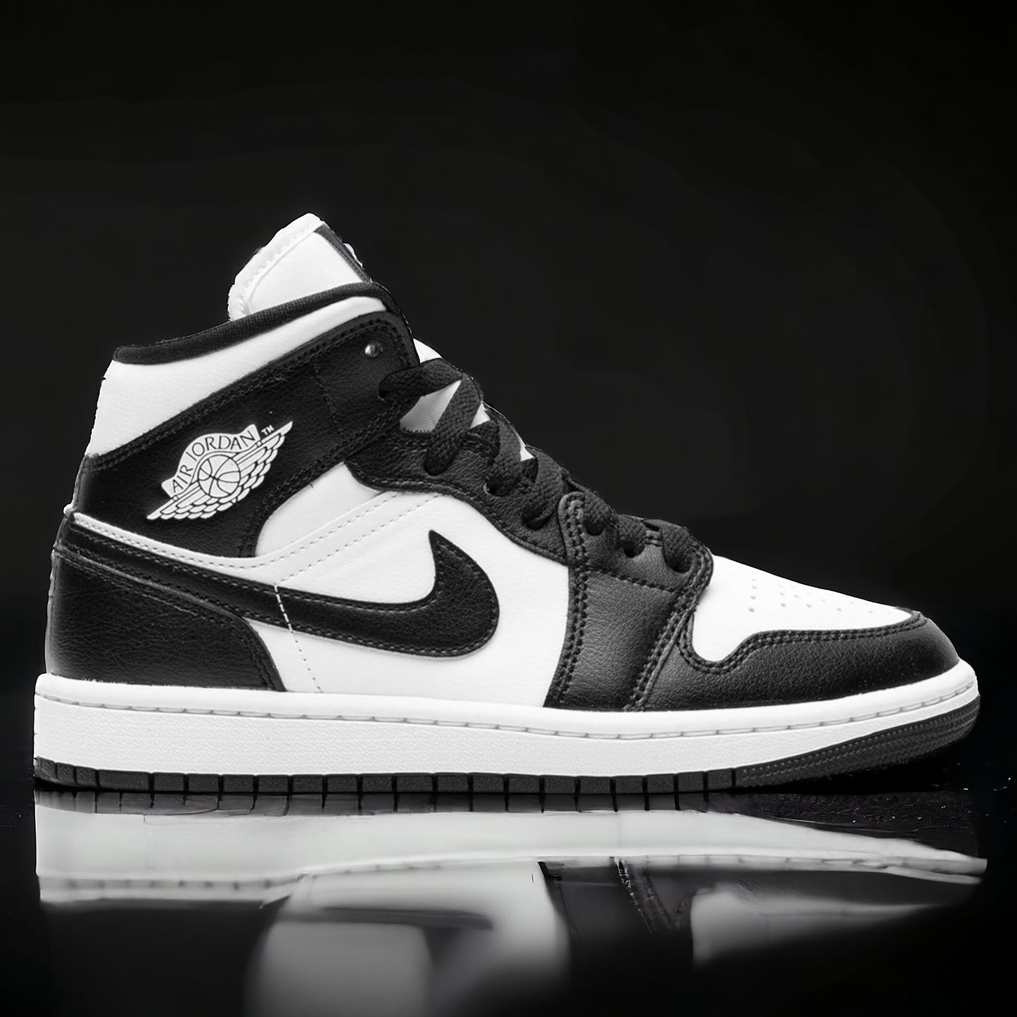 Jordan 1 Mid "Panda"