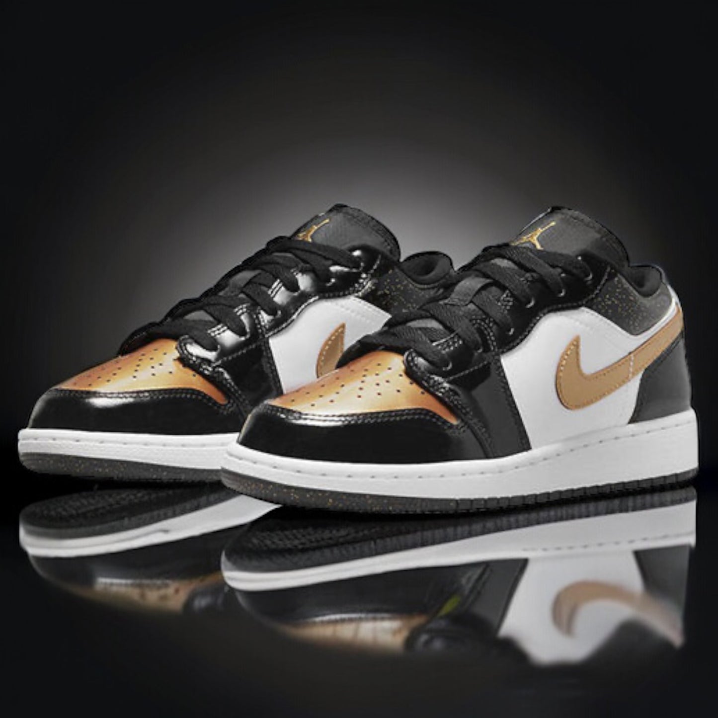 Jordan 1 Low SE "Gold Toe" (GS)