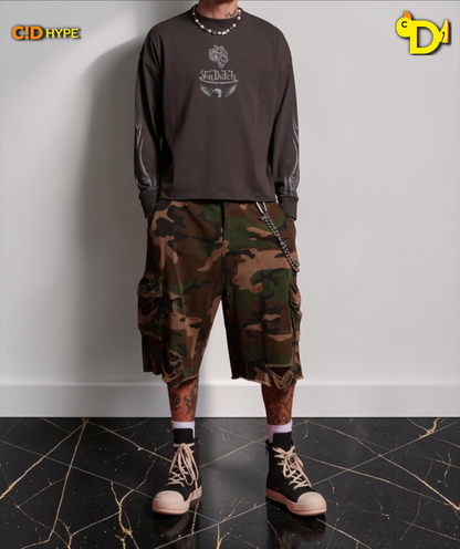 Take-Off Grunge Mid-Length Raw Hem LS Tee in Wolf Gray