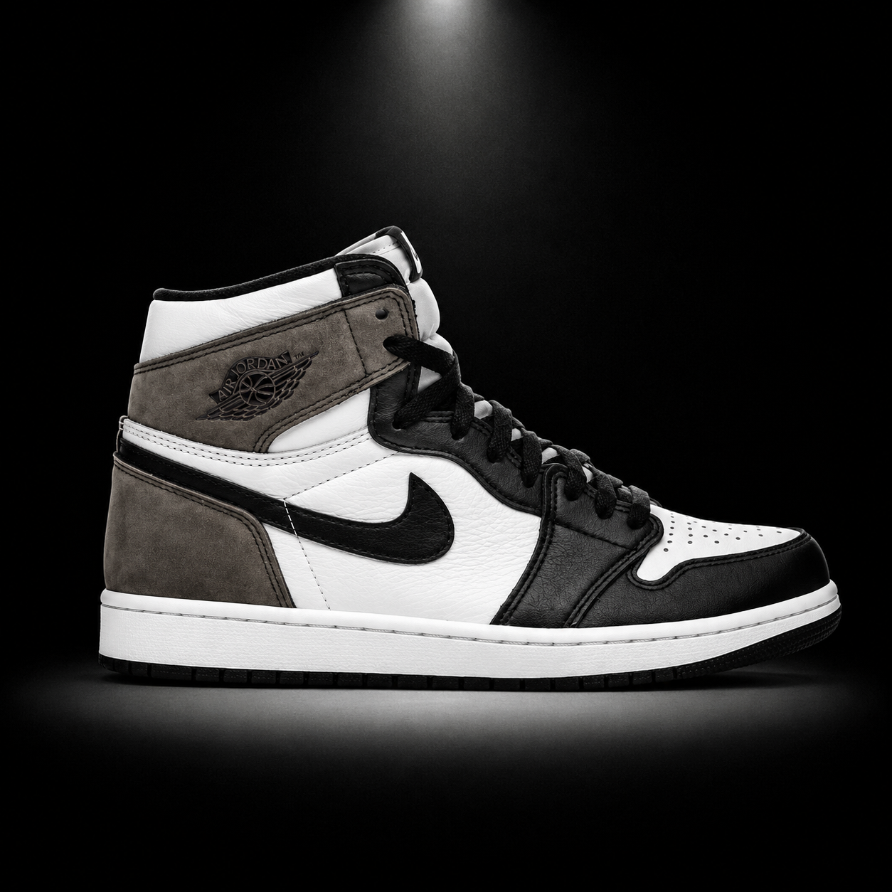 Air Jordan 1 High OG Dark Mocha, vista lateral — Crazy!Duck Hype
