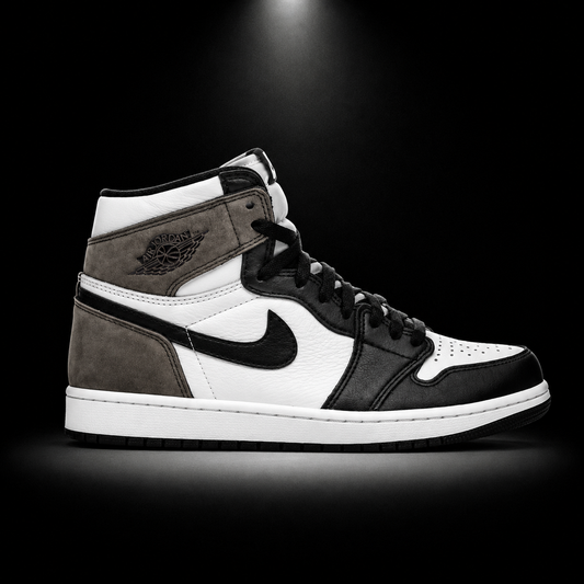 Air Jordan 1 High OG Dark Mocha, vista lateral — Crazy!Duck Hype