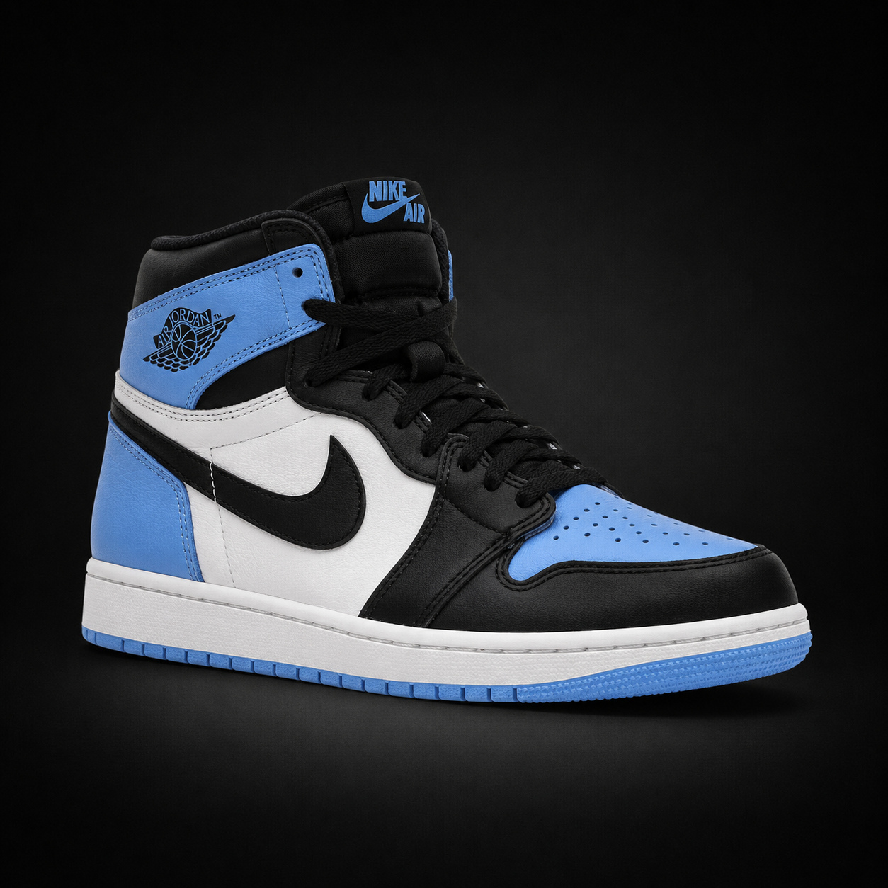 Air Jordan 1 High OG UNC Toe, vista frontal — Crazy!Duck Hype