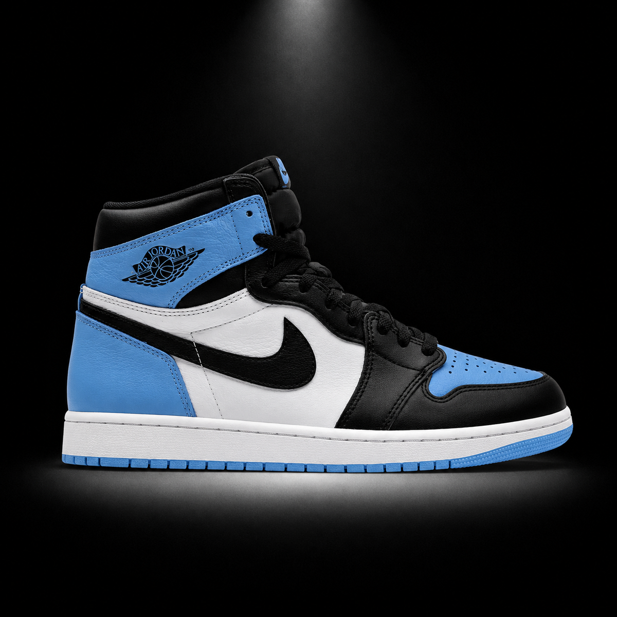 Air Jordan 1 High OG UNC Toe, vista lateral — Crazy!Duck Hype