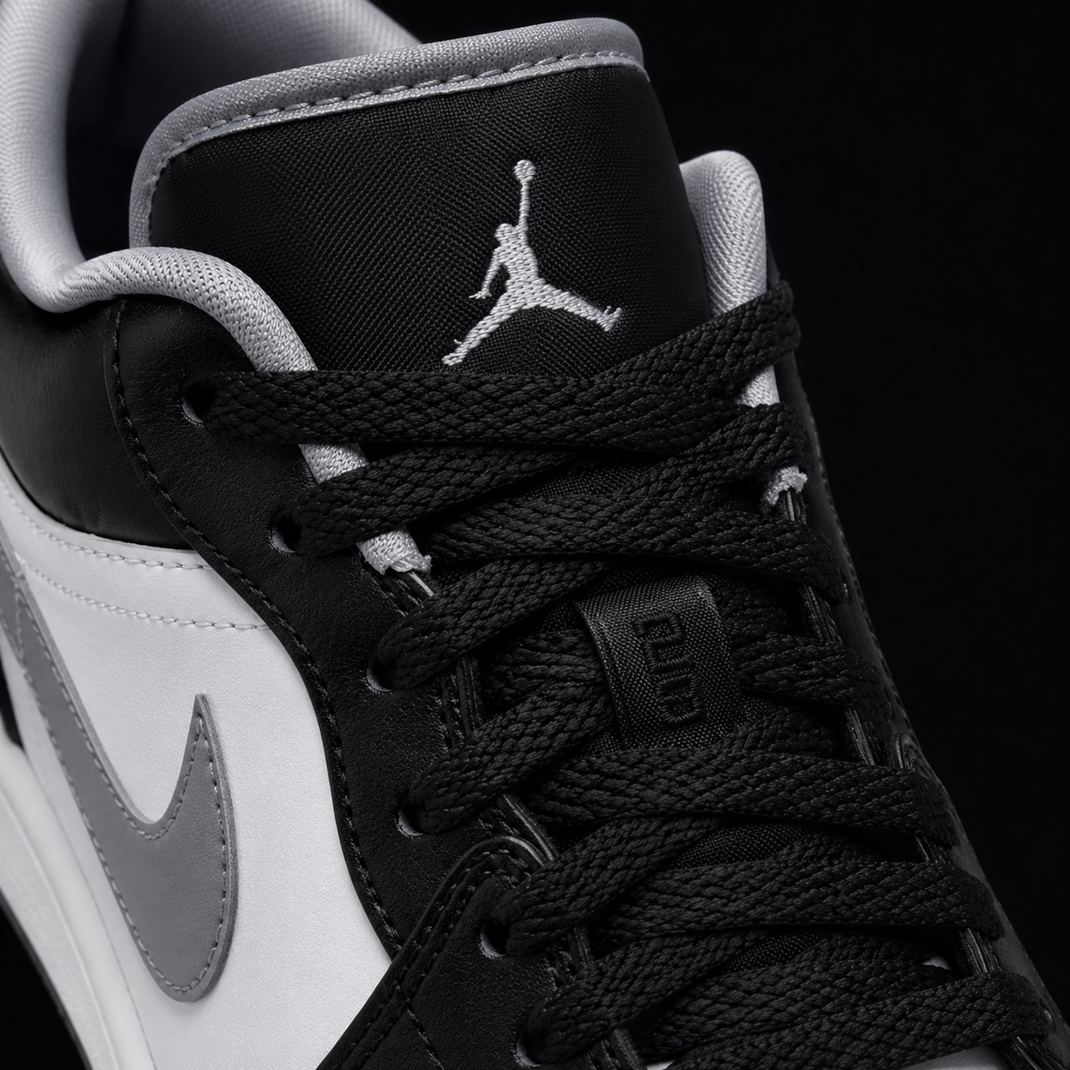 Air Jordan 1 Low Black Particle Grey White, detalle de agujetas — Crazy!Duck Hype