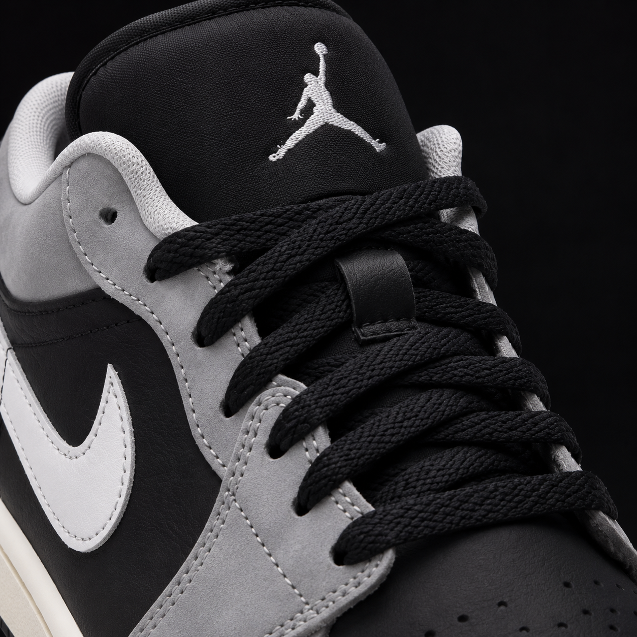 Air Jordan 1 Low Light Smoke Grey Off Noir, detalle de agujetas — Crazy!Duck Hype