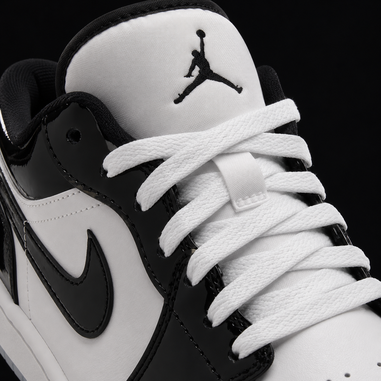 Air Jordan 1 Low SE Concord, detalle de agujetas — Crazy!Duck Hype