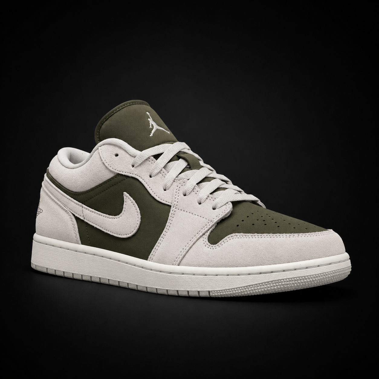 Air Jordan 1 Low SE Medium Olive, vista frontal — Crazy!Duck Hype