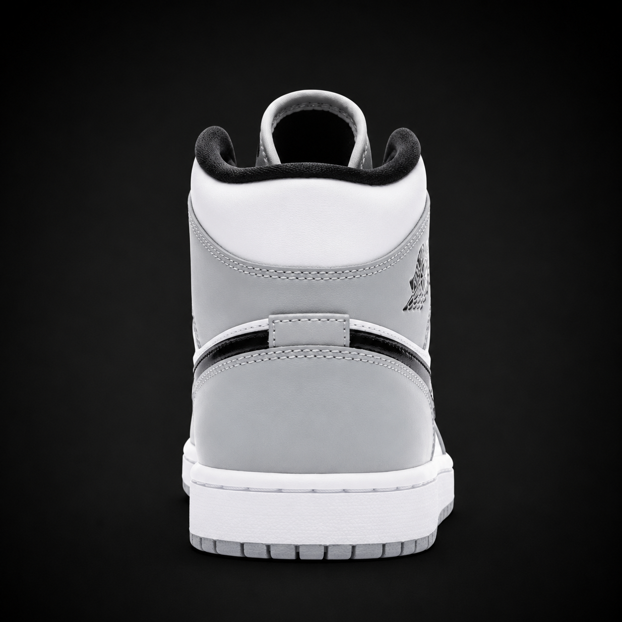 Air Jordan 1 Mid Light Smoke Grey, vista trasera — Crazy!Duck Hype