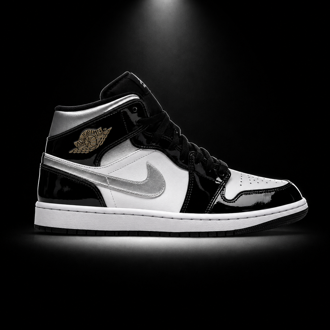 Air Jordan 1 Mid SE Black White Metallic Silver, vista lateral — Crazy!Duck Hype