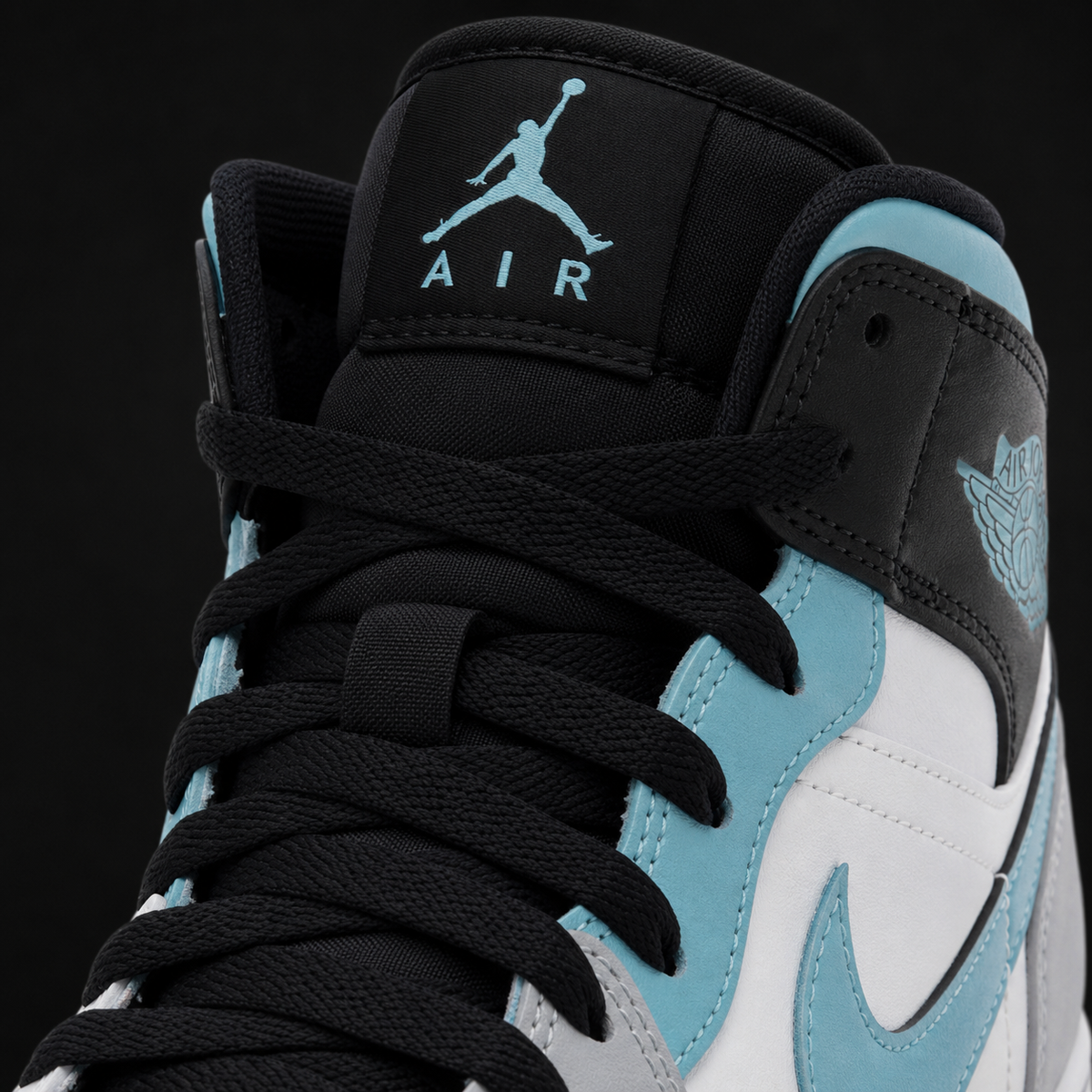 Air Jordan 1 Mid SE Blue Chill, detalle de agujetas — Crazy!Duck Hype