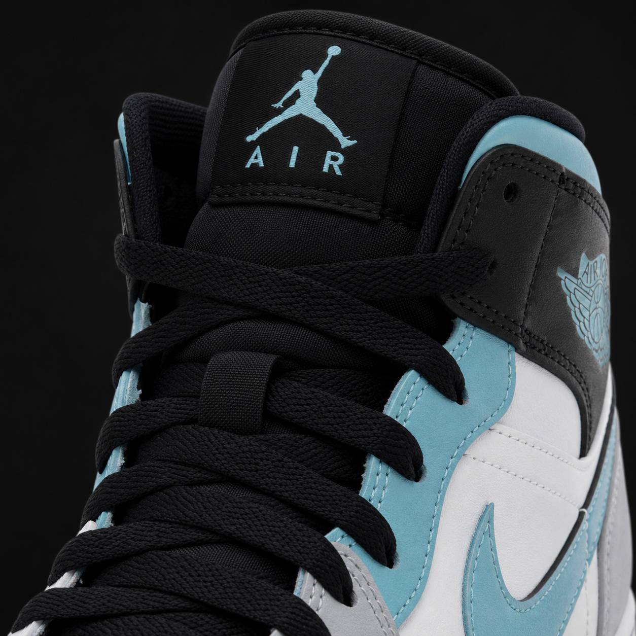 Air Jordan 1 Mid SE Blue Chill, detalle de agujetas — Crazy!Duck Hype