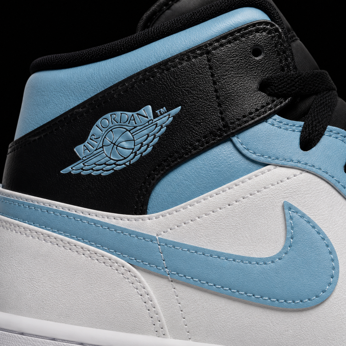 Air Jordan 1 Mid SE Blue Chill, detalle de logo y material — Crazy!Duck Hype