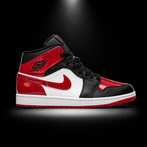 Air Jordan 1 Mid SE Patent Bred Toe, vista lateral — Crazy!Duck Hype