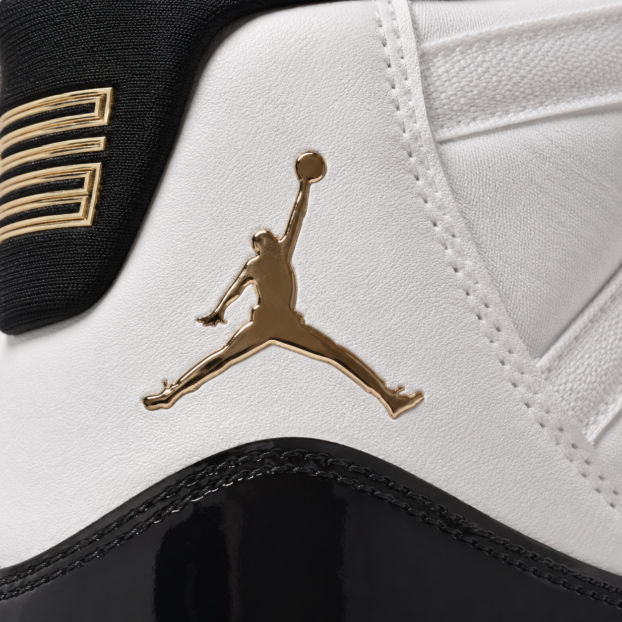 Air Jordan 11 Retro Gratitude, detalle de logo y material — Crazy!Duck Hype