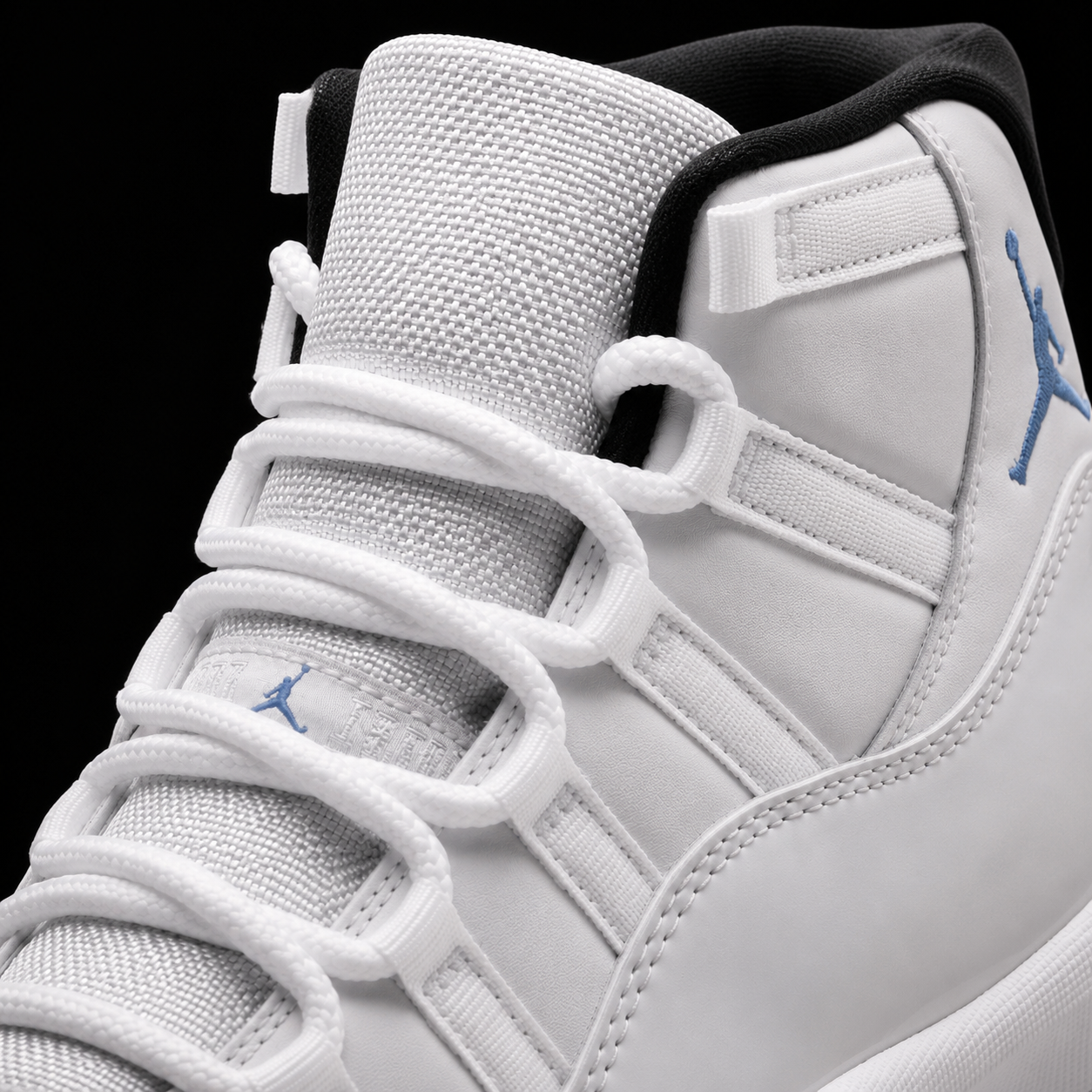 Air Jordan 11 Retro Legend Blue, detalle de agujetas — Crazy!Duck Hype