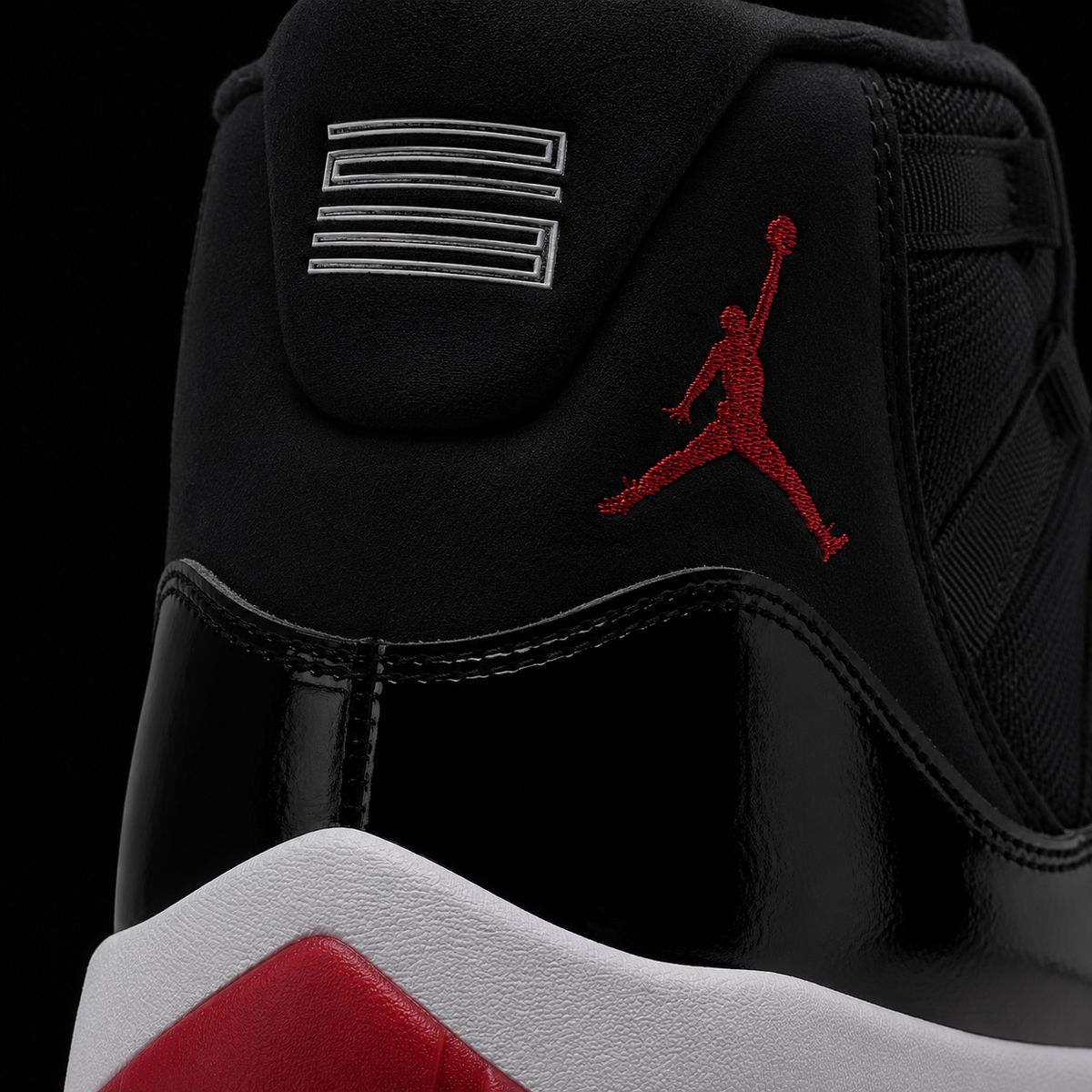 Air Jordan 11 Retro Playoffs Bred, detalle de logo y material — Crazy!Duck Hype