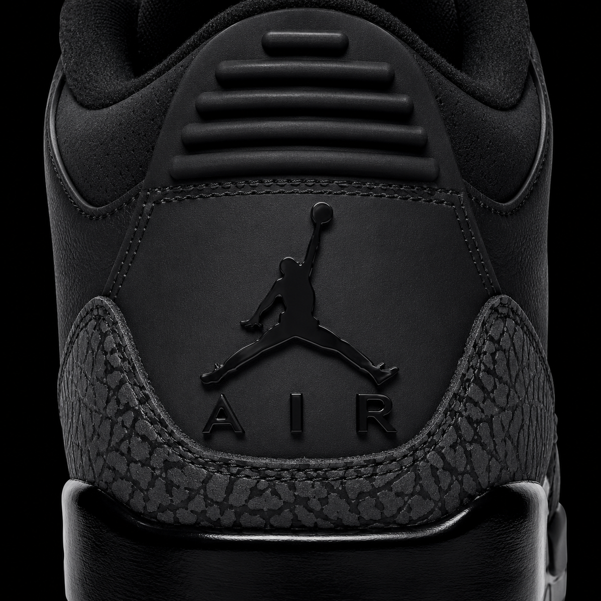 Air Jordan 3 Retro Black Cat, detalle de logo y material — Crazy!Duck Hype