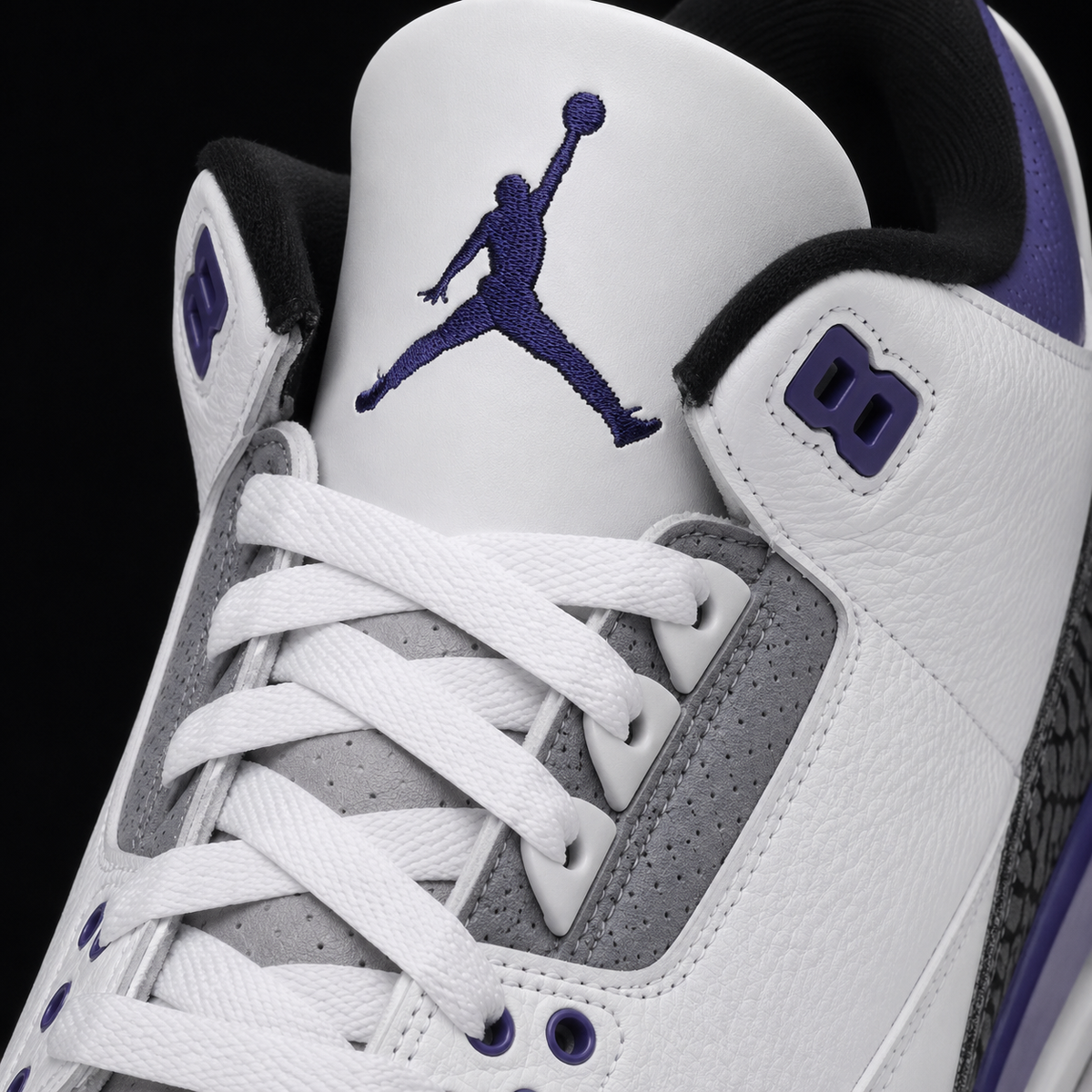 Air Jordan 3 Retro Dark Iris, detalle de agujetas — Crazy!Duck Hype
