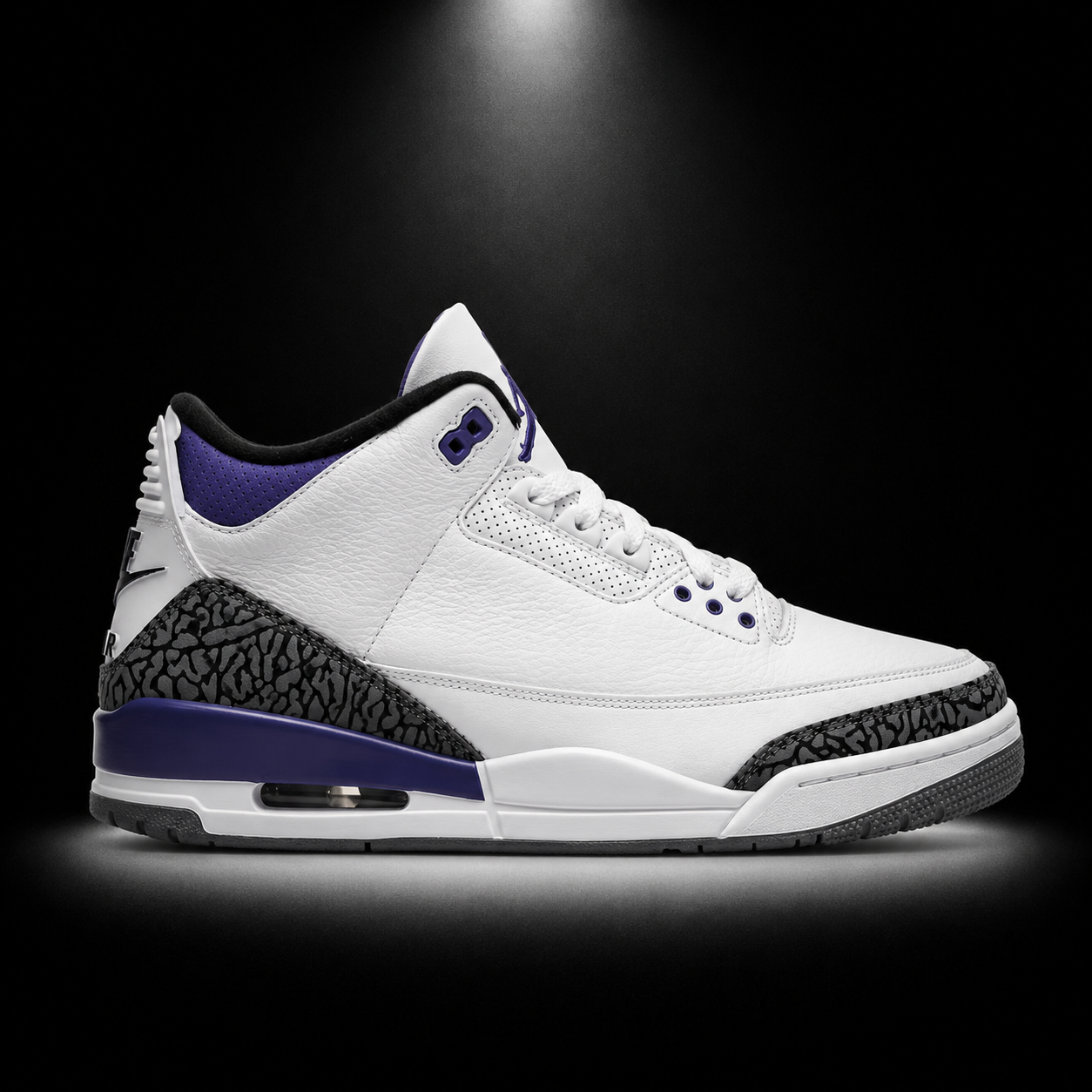Air Jordan 3 Retro Dark Iris, vista lateral — Crazy!Duck Hype