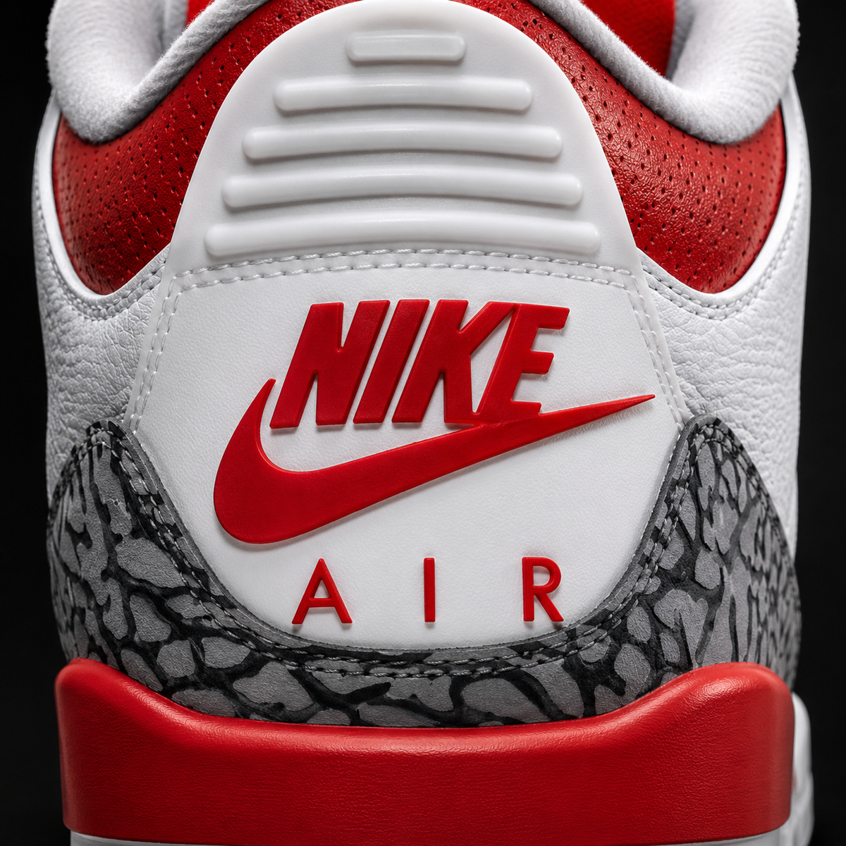 Air Jordan 3 Retro Fire Red, detalle de logo y material — Crazy!Duck Hype
