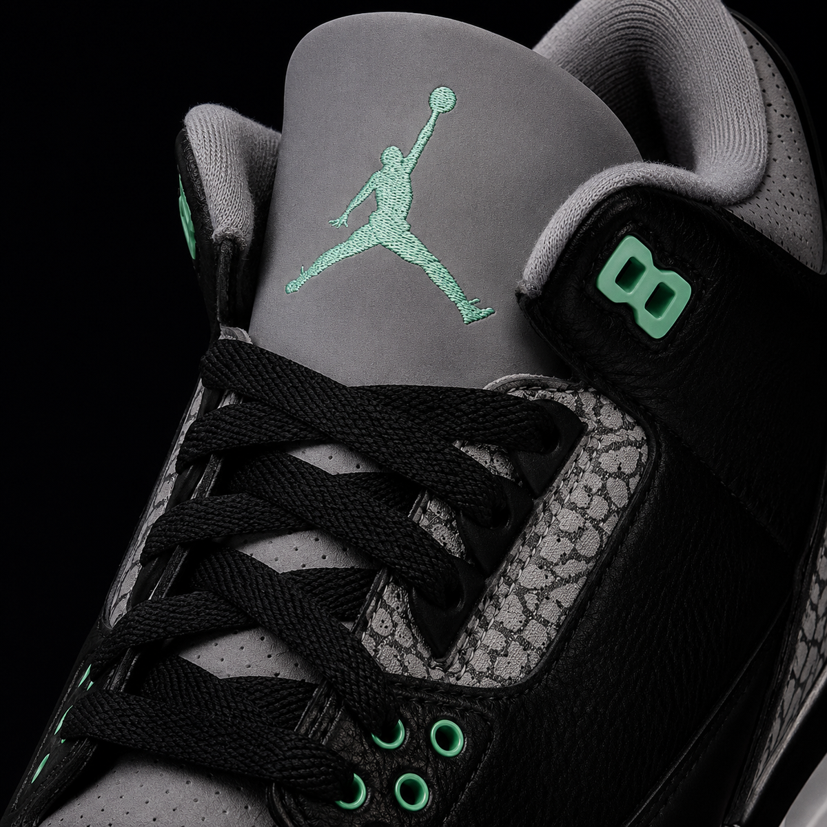 Air Jordan 3 Retro Green Glow, detalle de agujetas — Crazy!Duck Hype