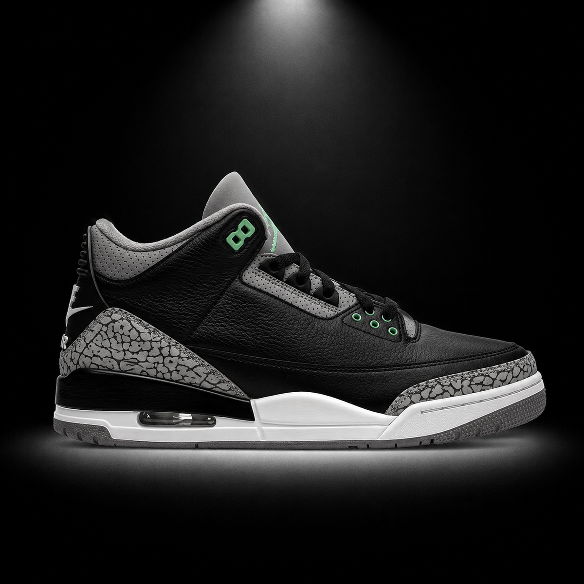Air Jordan 3 Retro Green Glow, vista lateral — Crazy!Duck Hype