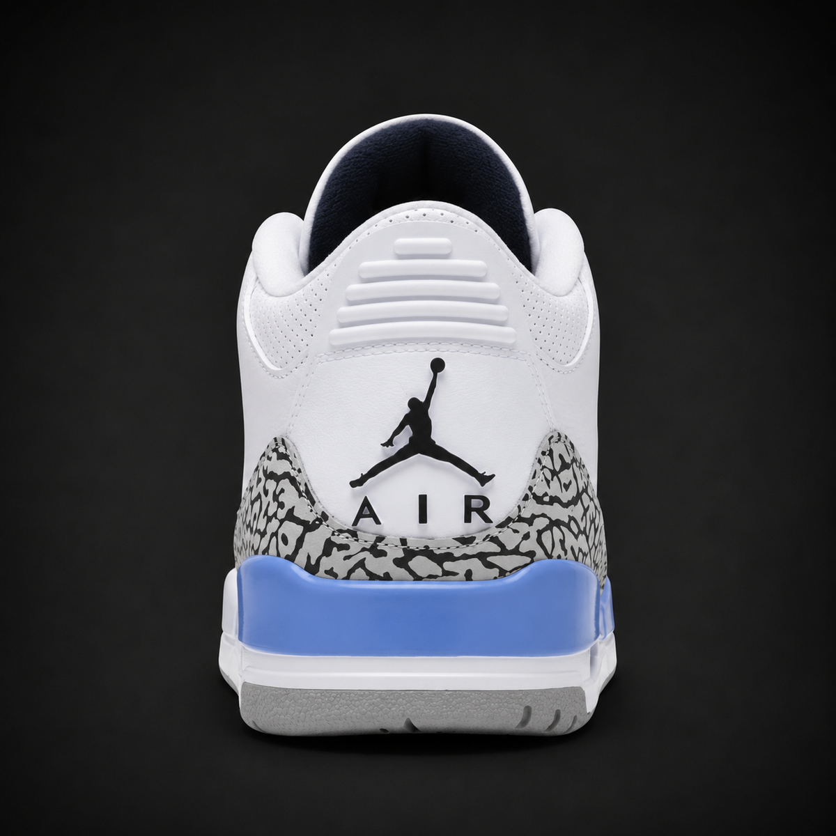 Air Jordan 3 Retro UNC, vista trasera — Crazy!Duck Hype