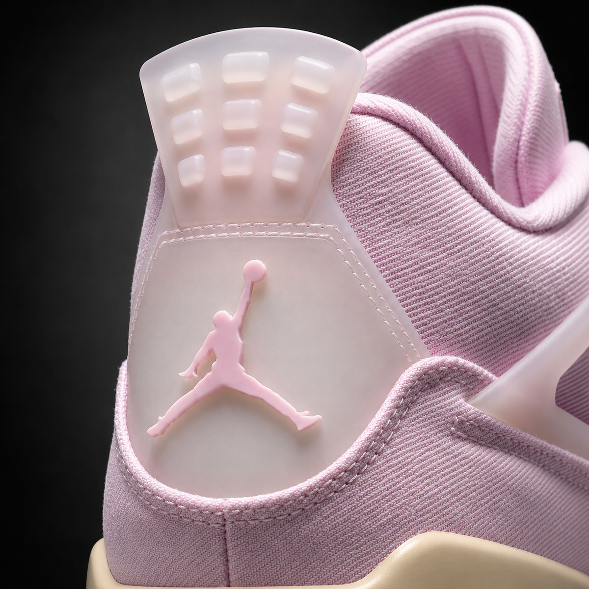 crazyduckhype-air-jordan-4-retro-pearl-pink-iced-carmine-detalle-logo