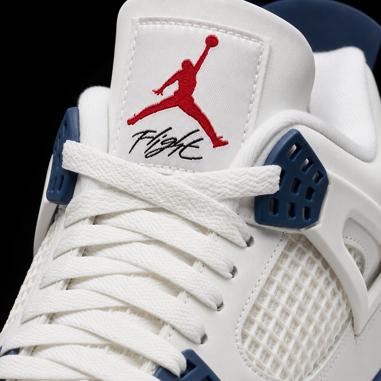 Air Jordan 4 Retro SB Summit White Navy, detalle de agujetas — Crazy!Duck Hype