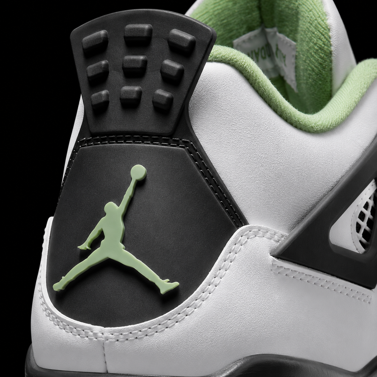 Air Jordan 4 Retro Seafoam Oil Green, detalle de logo y material — Crazy!Duck Hype