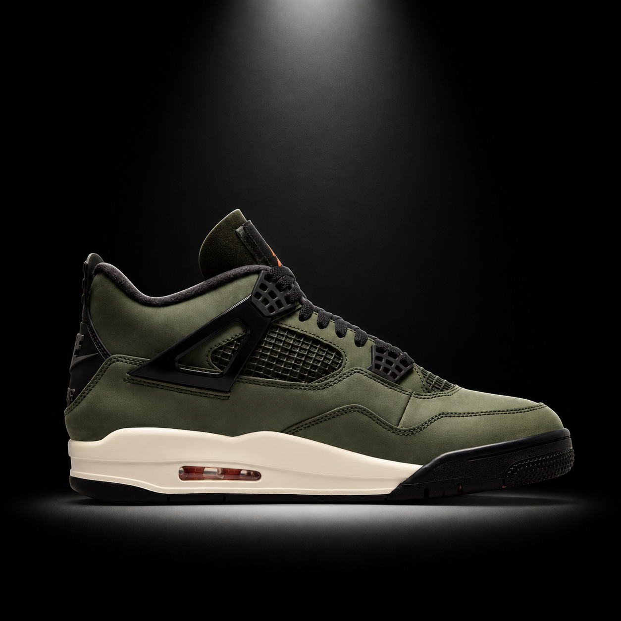Air Jordan 4 Retro x Undefeated Deep Green & Clementine, vista lateral — Crazy!Duck Hype