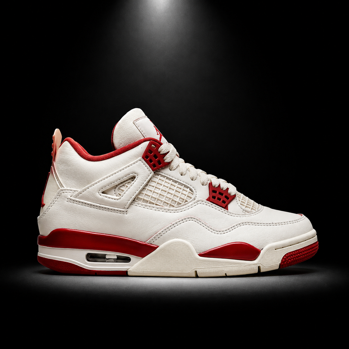 Air Jordan 4 Retro Valentine’s Day, vista lateral — Crazy!Duck Hype