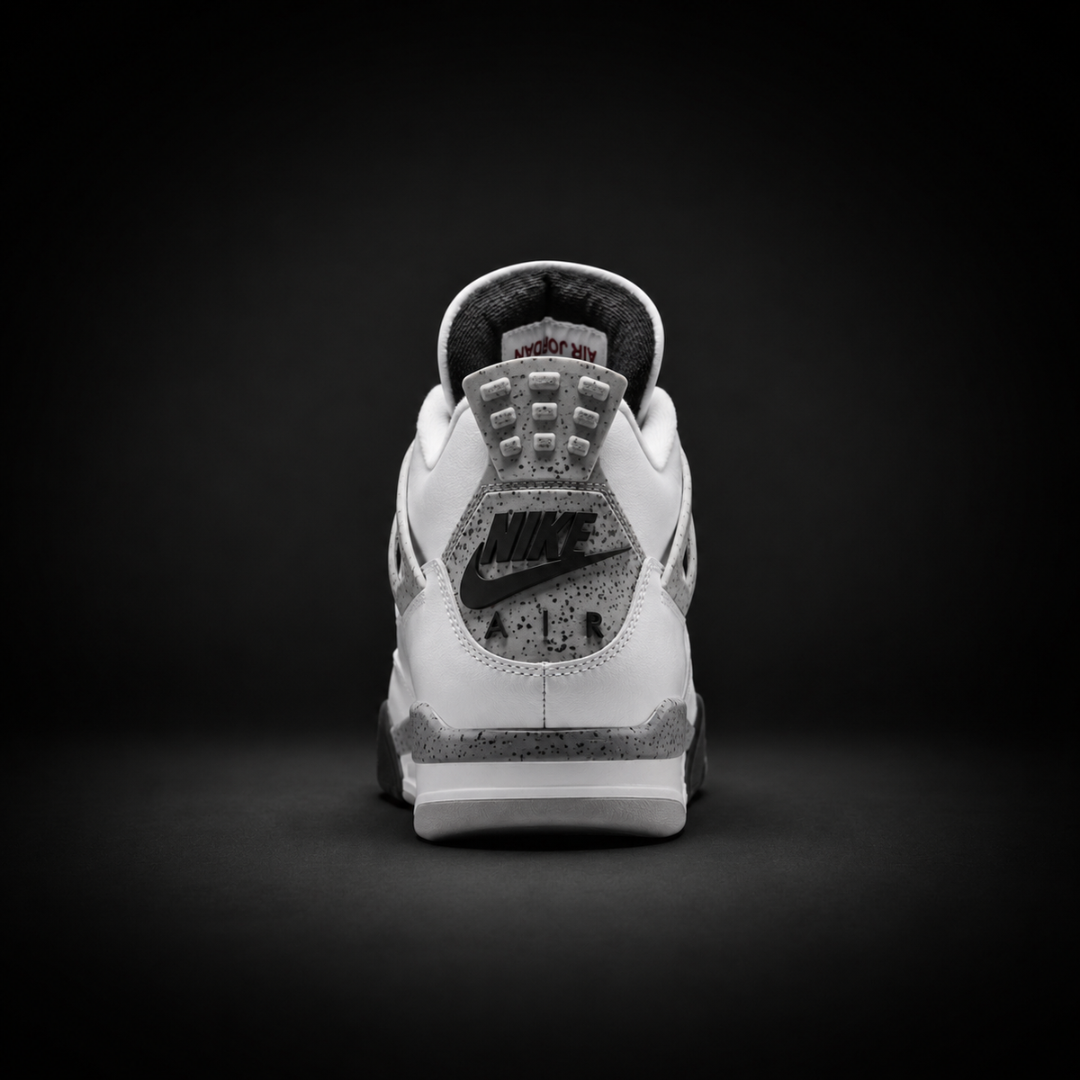 Air Jordan 4 Retro White Cement, vista trasera — Crazy!Duck Hype