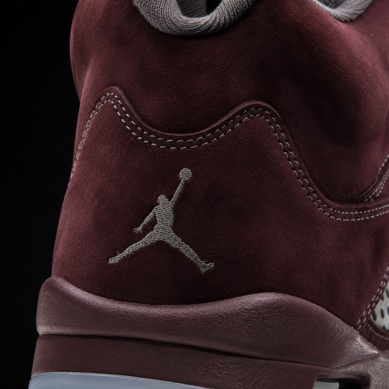 Air Jordan 5 Retro Burgundy, detalle de logo y material — Crazy!Duck Hype
