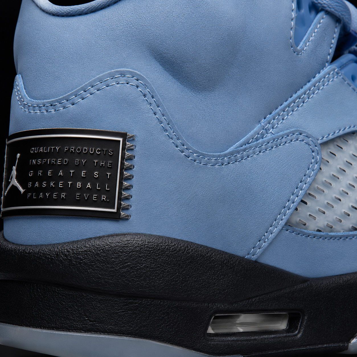 Air Jordan 5 Retro University Blue, detalle de logo y material — Crazy!Duck Hype