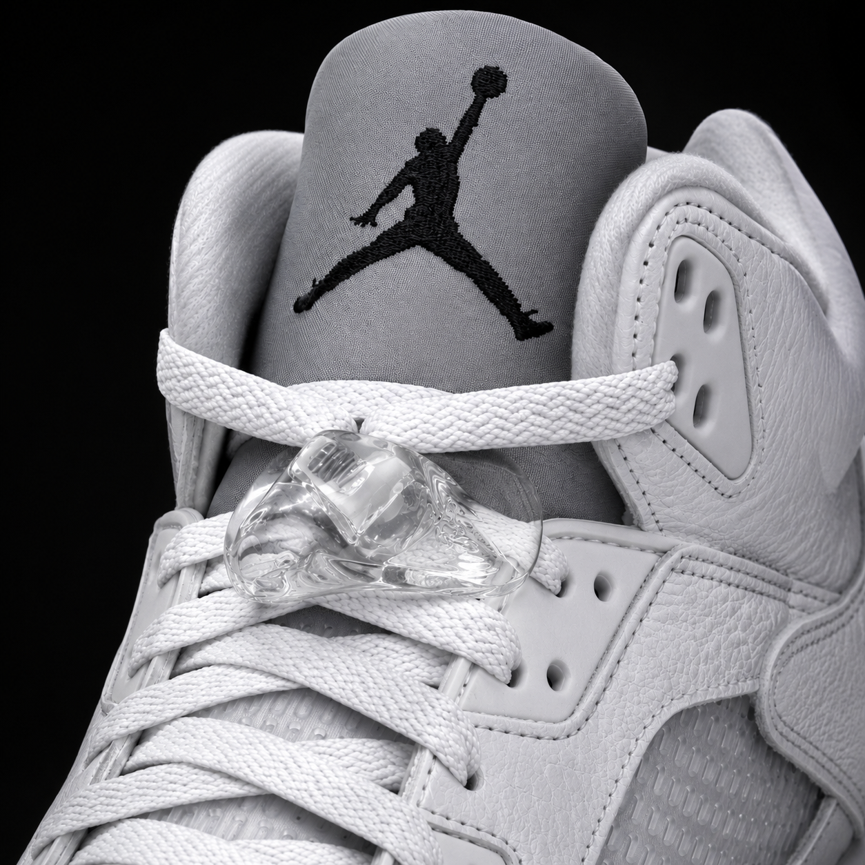 Air Jordan 5 Retro White Metallic Silver, detalle de agujetas — Crazy!Duck Hype
