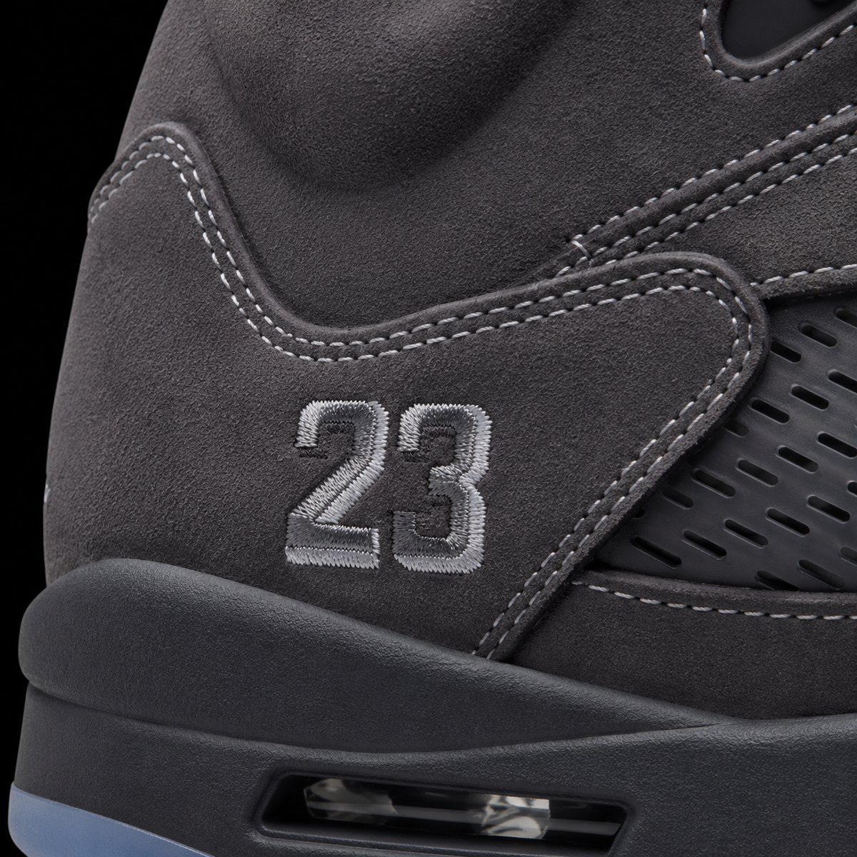 Air Jordan 5 Retro Wolf Grey, detalle de logo y material — Crazy!Duck Hype