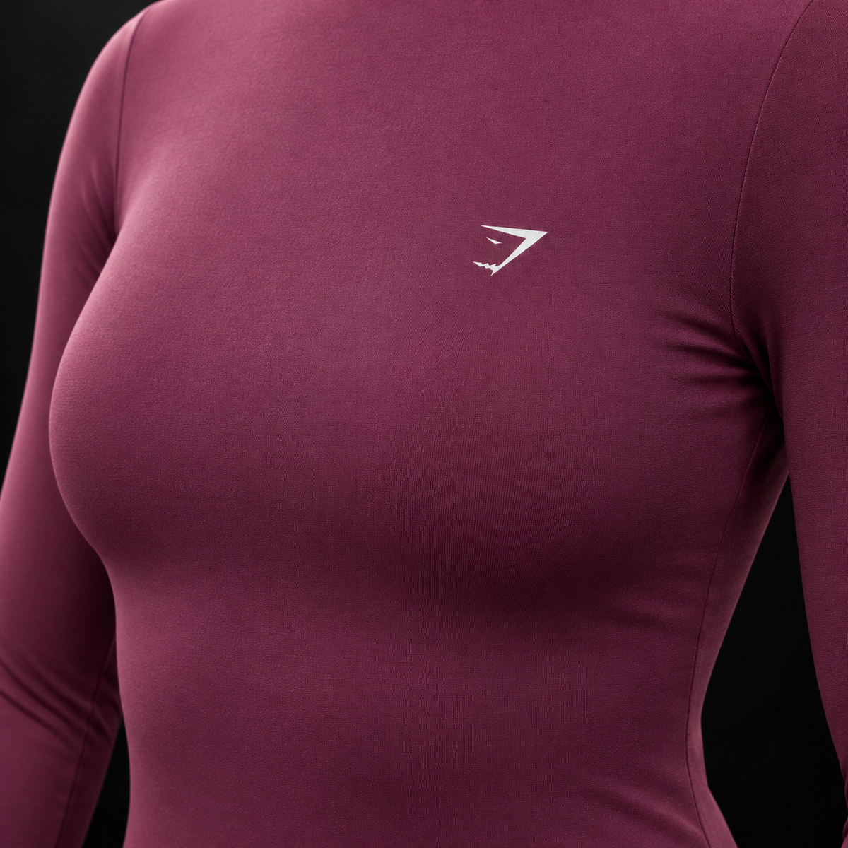 Gymshark Everyday Seamless Wide Neck Long Sleeve Top Strength Pink, detalle de logo y material — Crazy!Duck Hype