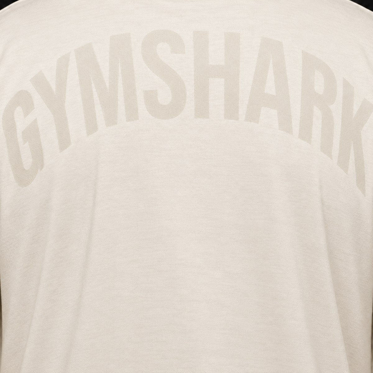 Gymshark Power T-Shirt Bros Chalk Marl, detalle de estampado y diseño — Crazy!Duck Hype