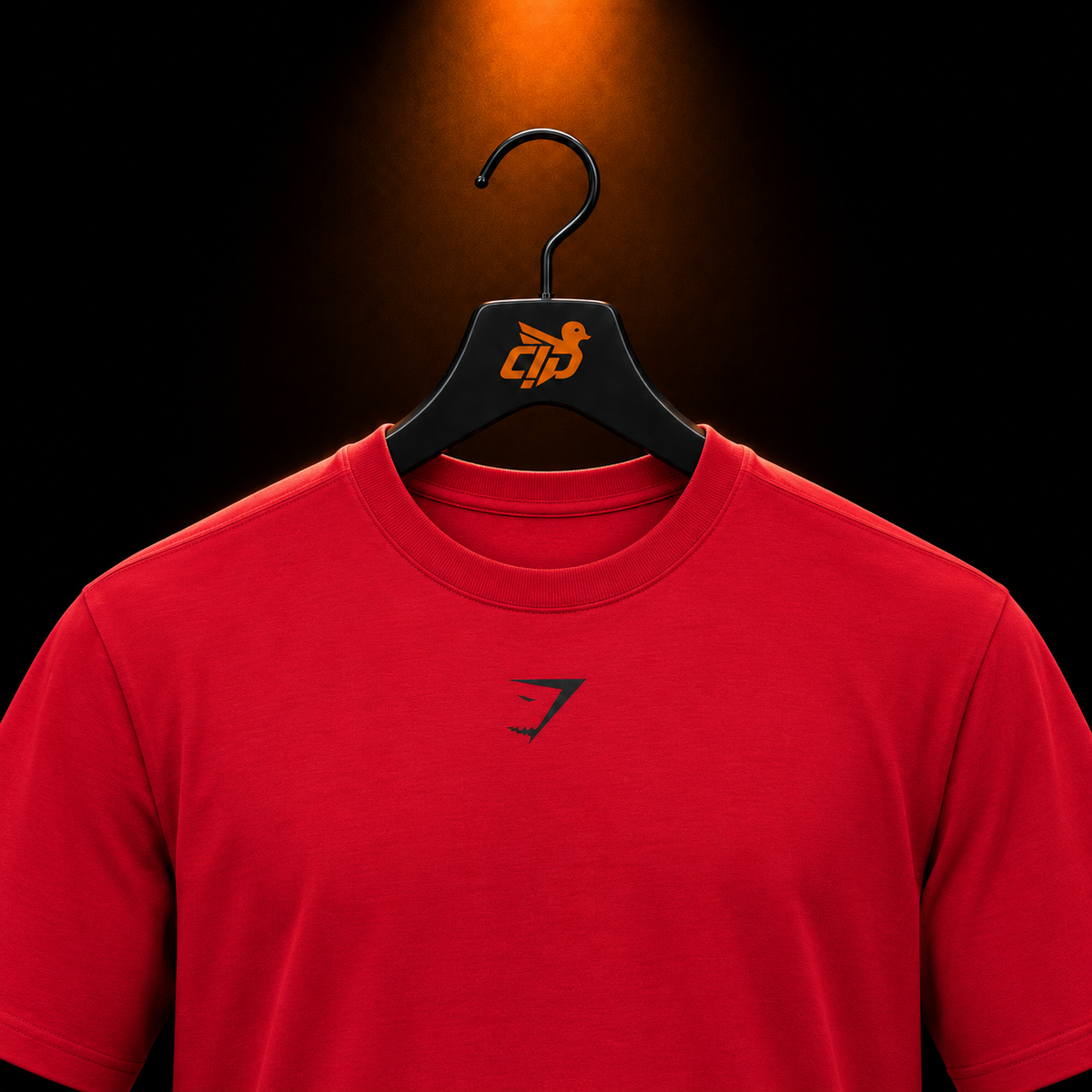 Gymshark Power T-Shirt Conditioning Red con presentación de producto — Crazy!Duck Hype