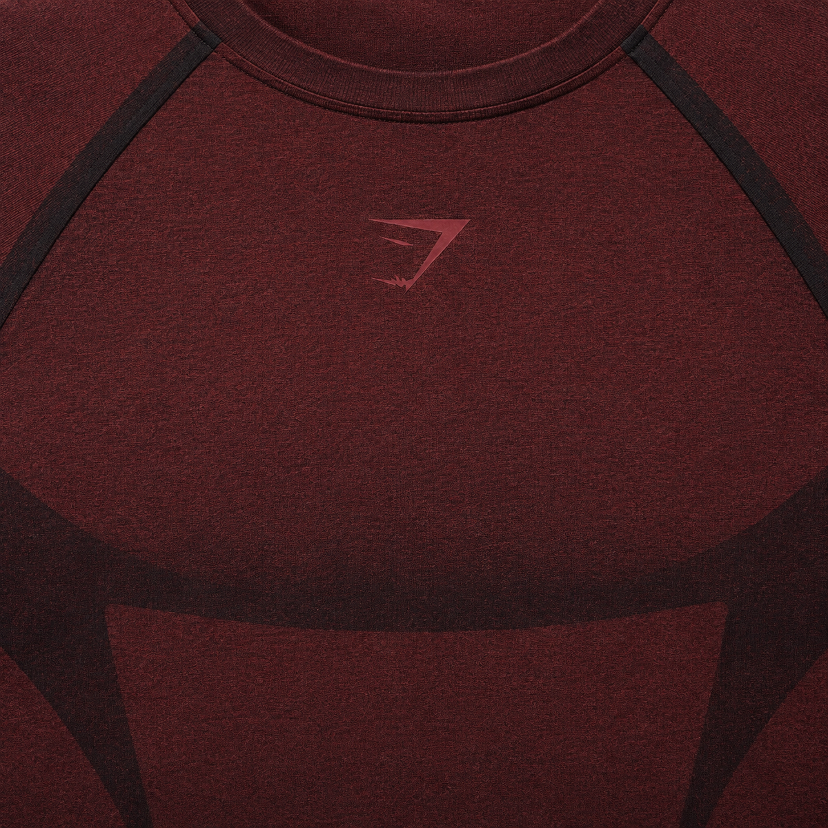 Gymshark Shadow Seamless Long Sleeve T-Shirt Sets Red, detalle de logo y material — Crazy!Duck Hype