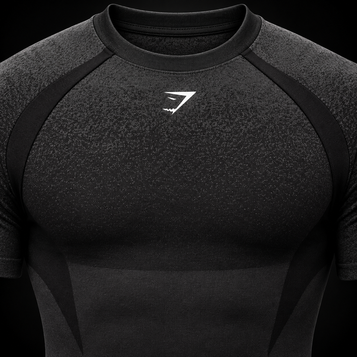 Gymshark Shadow Seamless T-Shirt Black, detalle de logo y material — Crazy!Duck Hype