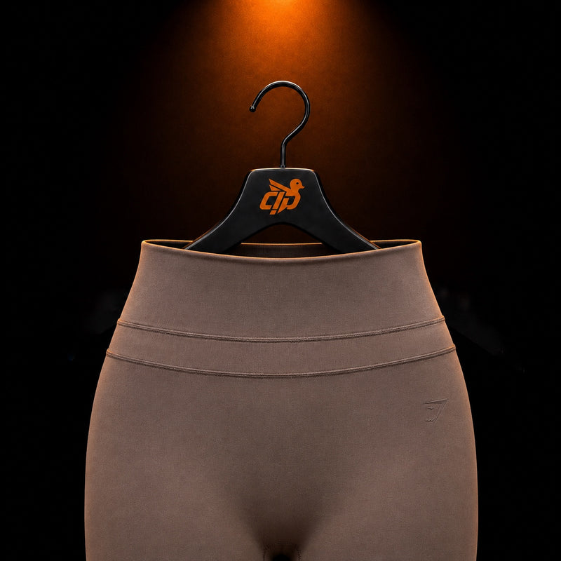 Gymshark Whitney Leggings Soft Brown con presentación de producto — Crazy!Duck Hype