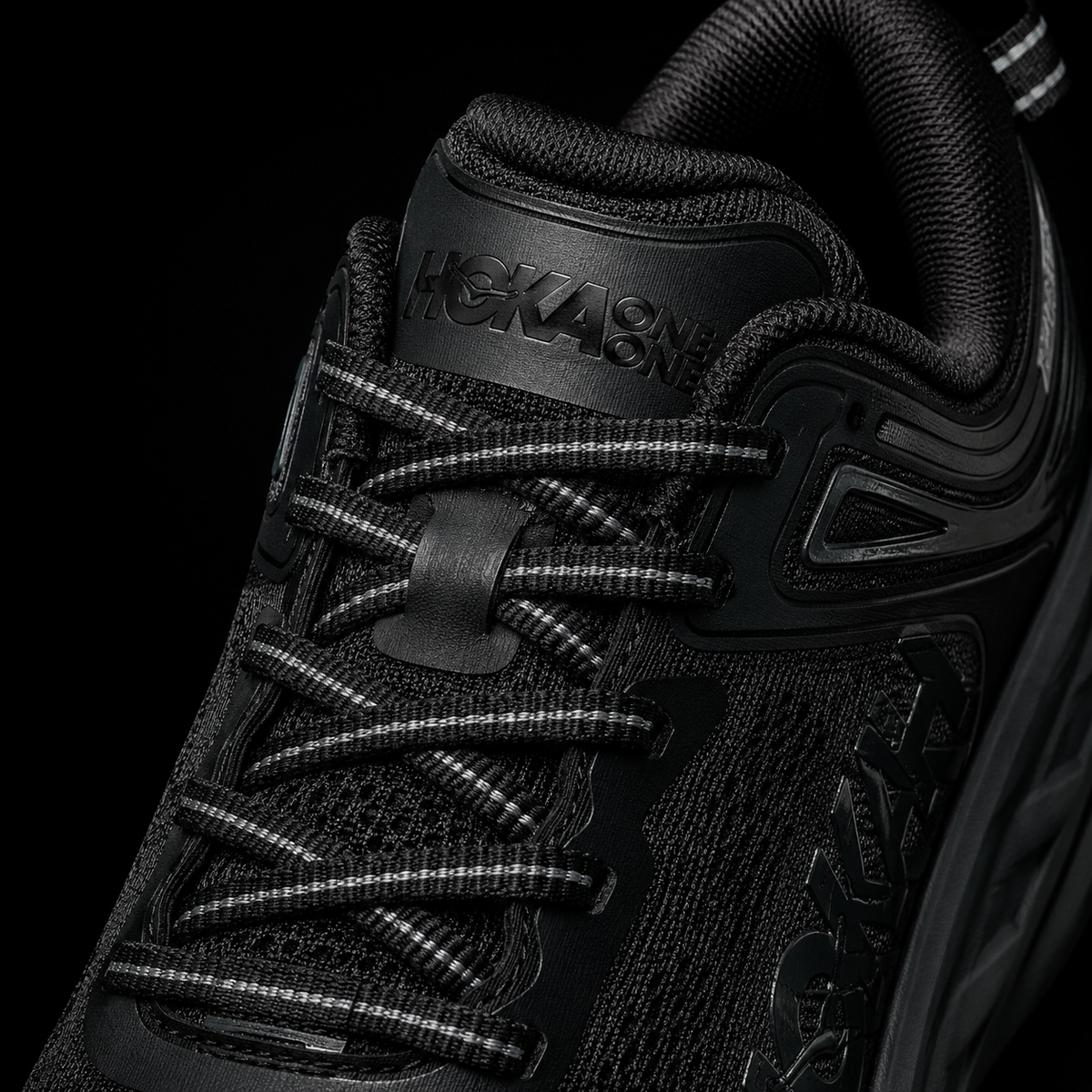 Hoka Bondi 7 Black, detalle de agujetas — Crazy!Duck Hype