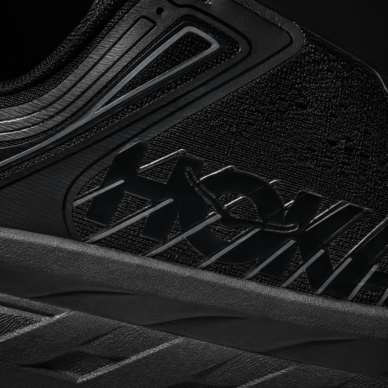 Hoka Bondi 7 Black, detalle de logo y material — Crazy!Duck Hype