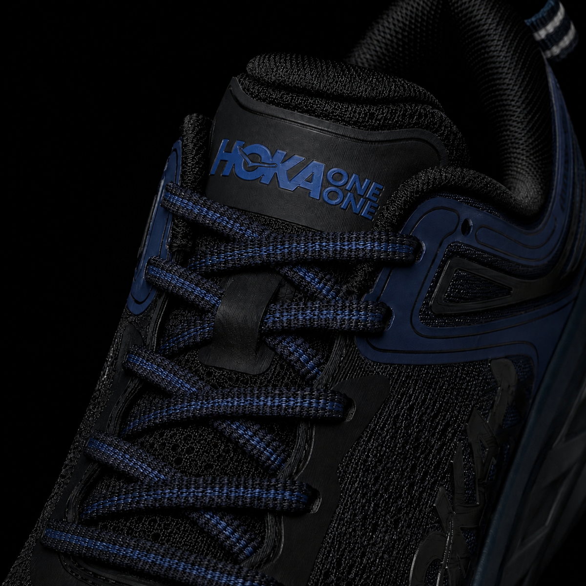 Hoka Bondi 7 Black Navy, detalle de agujetas — Crazy!Duck Hype
