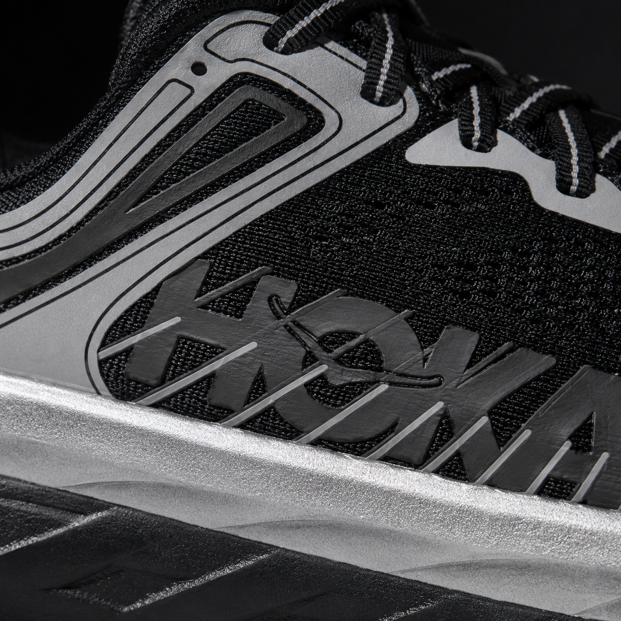 Hoka Bondi 7 Silver Black, detalle de logo y material — Crazy!Duck Hype