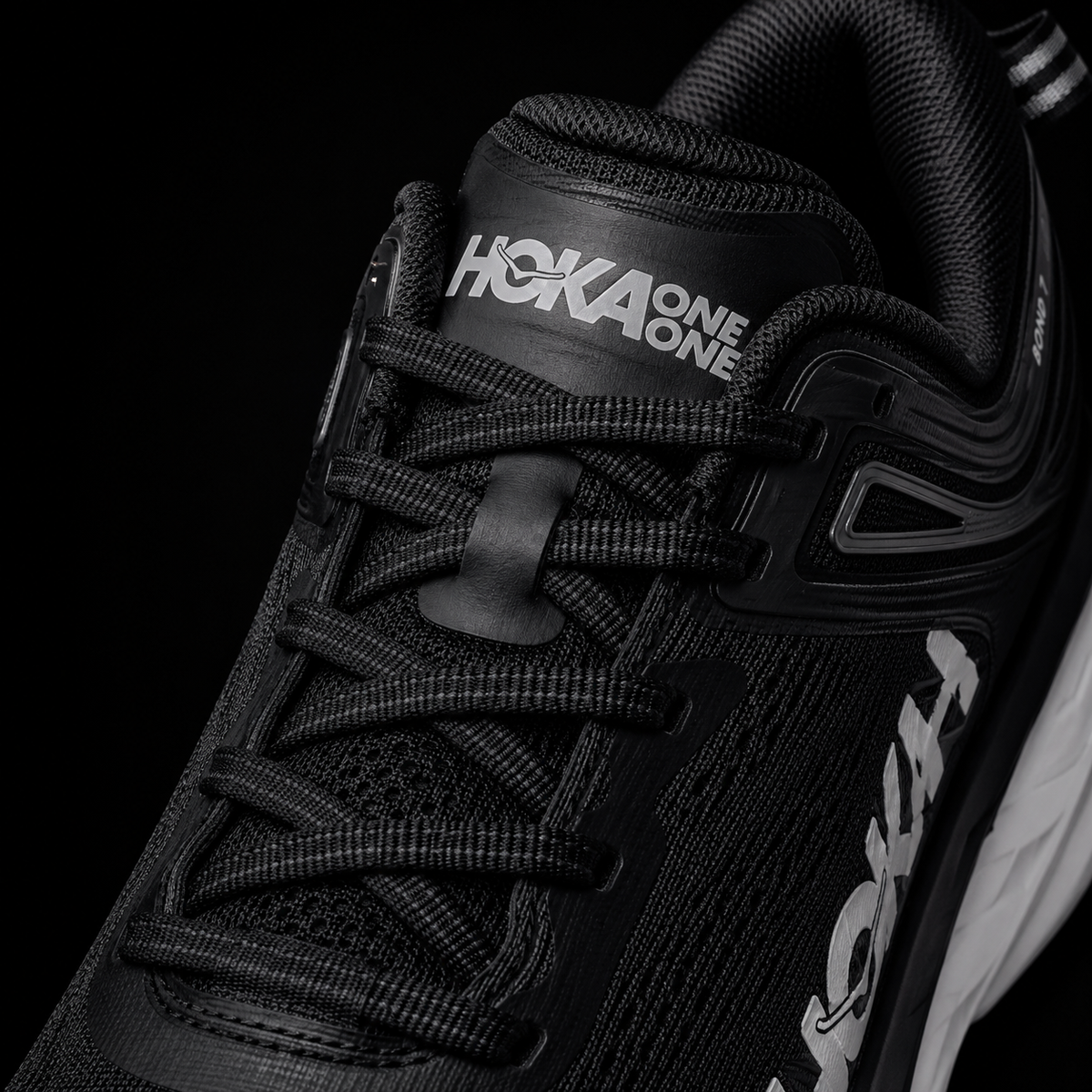 Hoka Bondi 7 White Black, detalle de agujetas — Crazy!Duck Hype